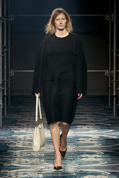 Look 1